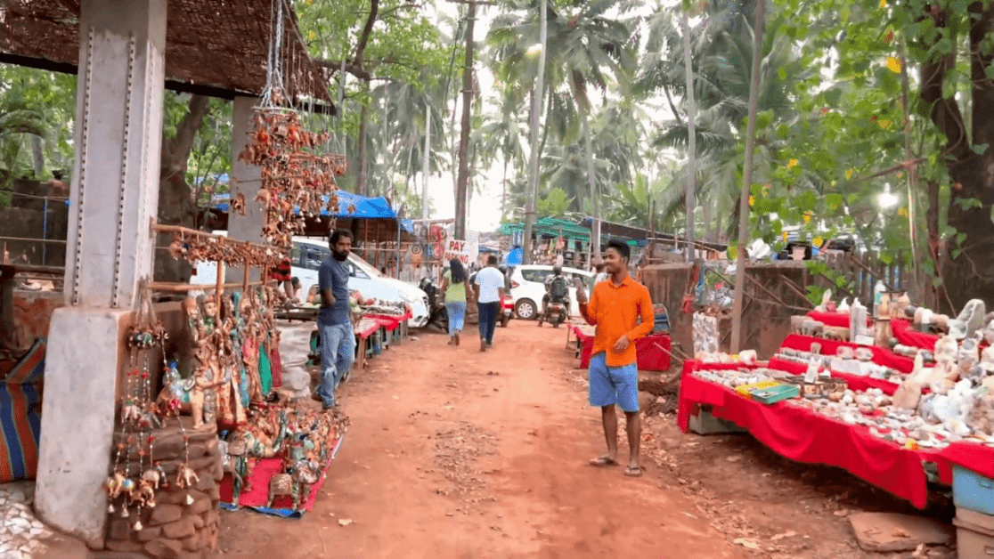 what historical sites can be found on anjuna beach?