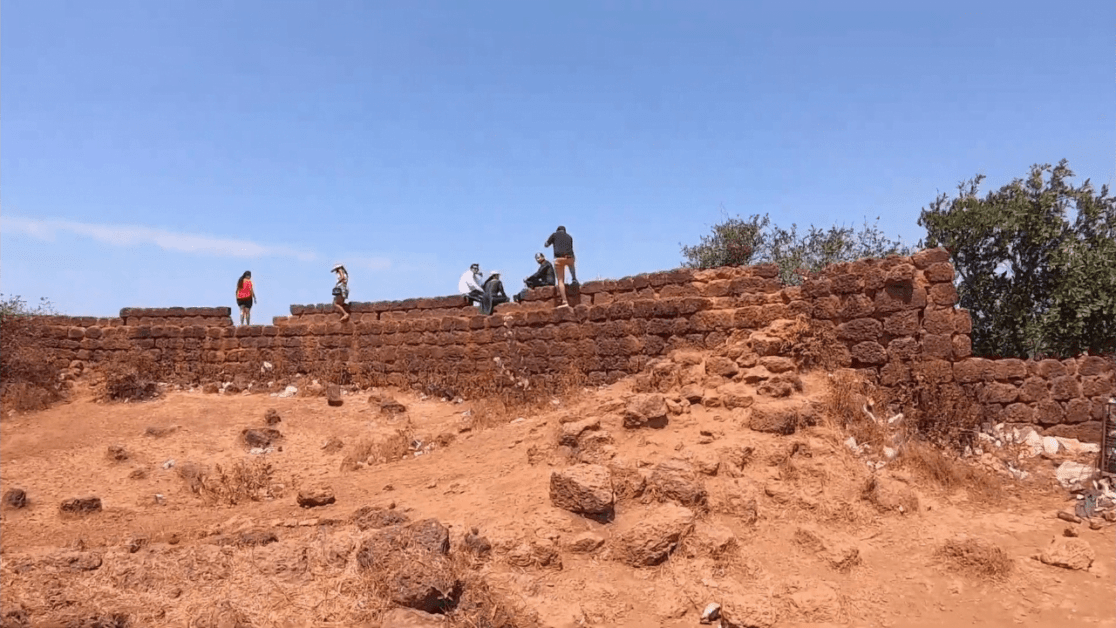 what historical sites can be found on anjuna beach?