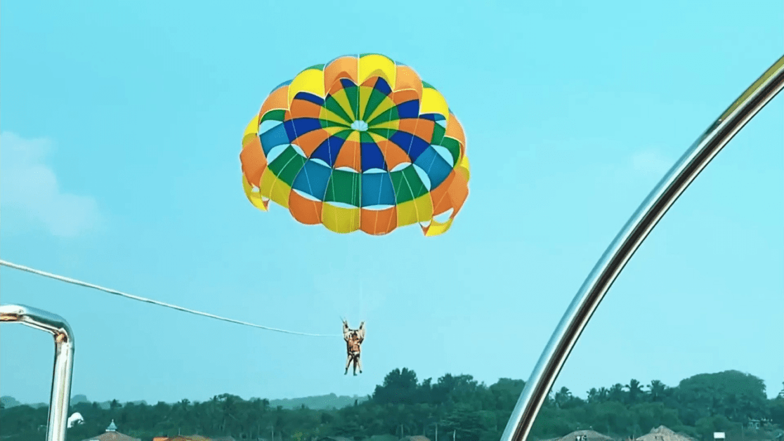 Parasailing for beginners Anjuna Beach