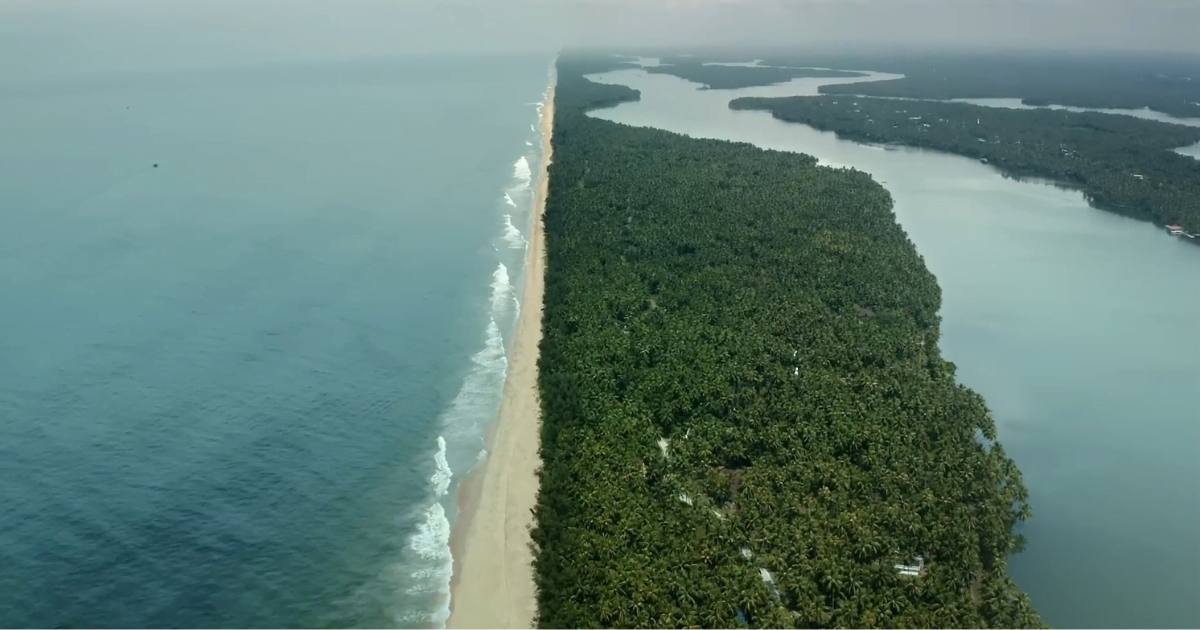 What’s the difference between beaches on the east and west coasts of India?