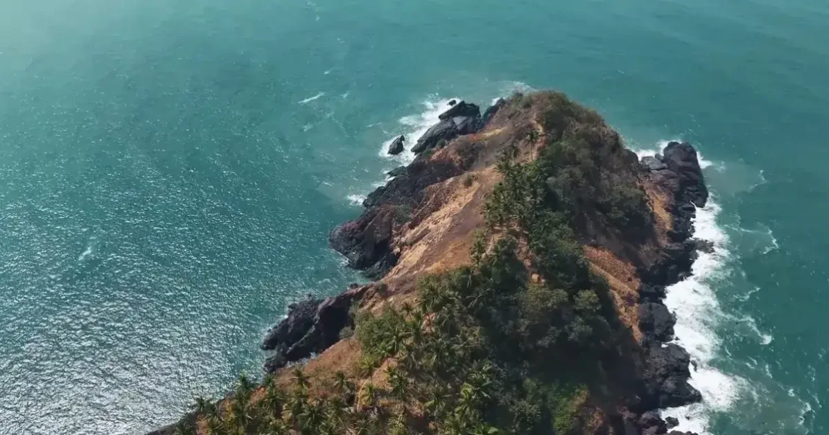 Captivating aerial perspective of Goa's beaches, illustrating the allure that brings people to this coastal paradise.