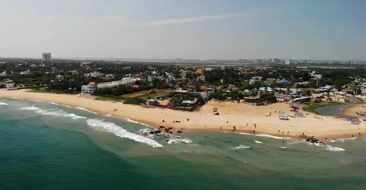 Kovalam Beach in Tamil Nadu